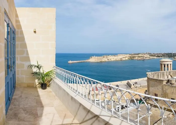 Rare Valletta Seaview Penthouse - Garden View - Wifi